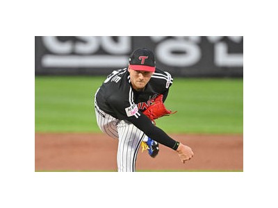 톨허스트 다승 1위 올라서며 LG 투수들 화들짝