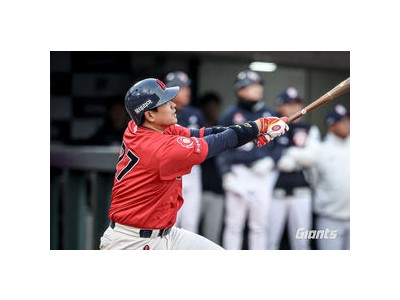 유강남의 활약에 롯데 팬들 웃음