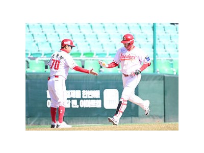 고명준 시범경기 4호 홈런으로 공동 1위 등극