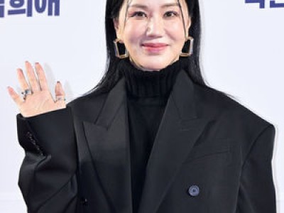엄정화 10년 만에 로코로 복귀 차기작은 모성 애를 다룬 스릴러