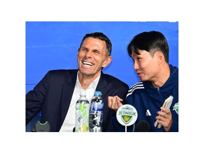 포옛 감독과 박진섭 AFC 우승 목표로 떠난다