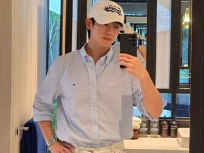 정해인 해외 사진 공개에 팬들 반응 뜨거움