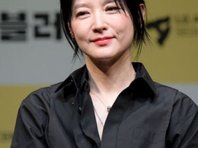 이영애 딸 근황 공개에 팬들 반응 뜨거운 이유