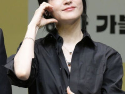이영애 남편 언급하며 술 마시는 모습에 관심 집중