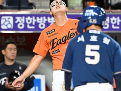 한화 불펜 무너지자 수비도 흔들린 한화 팬들 분노